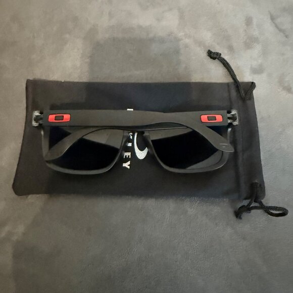 Oakley Sunglasses Holbrook Black Matte Frame 9102 Red Icons - Picture 6 of 6